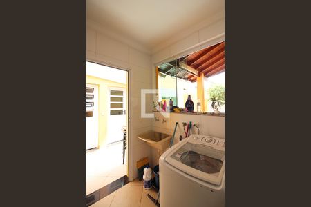 Casa à venda com 300m², 3 quartos e 4 vagasÁrea de Serviço