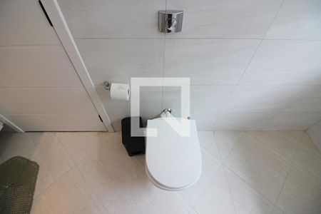 Casa à venda com 300m², 3 quartos e 4 vagasSuíte 2 Banheiro