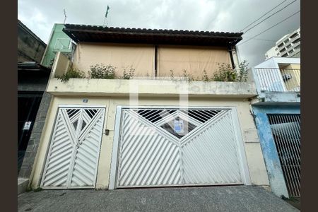 Casa à venda com 162m², 3 quartos e 2 vagasFachada