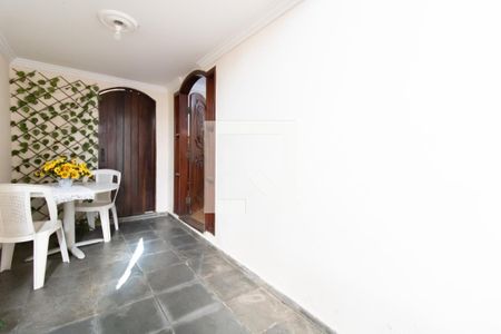 Casa à venda com 162m², 3 quartos e 2 vagasEntrada