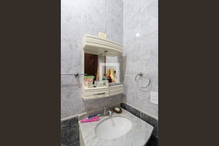 Casa à venda com 162m², 3 quartos e 2 vagasBanheiro