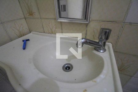 Banheiro 1 de casa para alugar com 1 quarto, 40m² em Vila Ema, São Paulo
