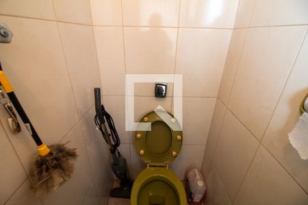 Apartamento à venda com 70m², 2 quartos e 2 vagas Apartamento à venda com 70m², 2 quartos e 2 vagasBanheiro de serviço