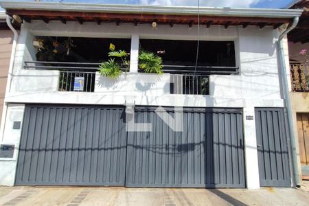 Casa à venda com 160m², 3 quartos e 3 vagasPLACA INSTALADA NA FACHADA