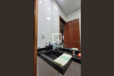 Apartamento à venda com 108m², 2 quartos e 1 vaga Apartamento à venda com 108m², 2 quartos e 1 vagaBanheiro