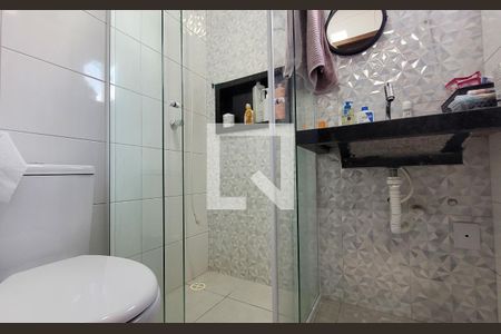 Apartamento à venda com 108m², 2 quartos e 1 vaga Apartamento à venda com 108m², 2 quartos e 1 vagaBanheiro da suíte