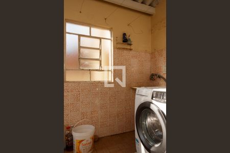 Casa à venda com 280m², 5 quartos e 4 vagas Casa à venda com 280m², 5 quartos e 4 vagasÁrea de Serviço