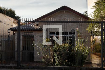 Casa à venda com 280m², 5 quartos e 4 vagas Casa à venda com 280m², 5 quartos e 4 vagasFachada