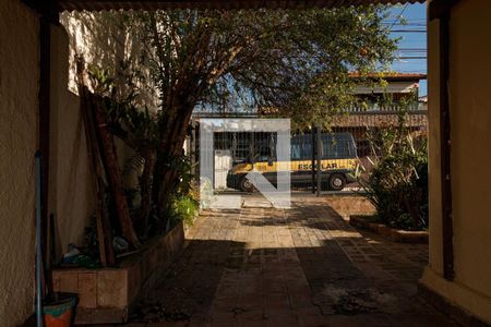 Casa à venda com 280m², 5 quartos e 4 vagas Casa à venda com 280m², 5 quartos e 4 vagasÁrea Externa