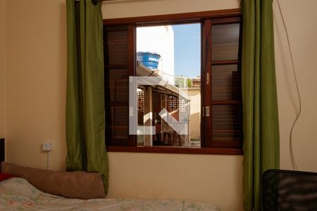 Casa à venda com 280m², 5 quartos e 4 vagas Casa à venda com 280m², 5 quartos e 4 vagasQuarto 5