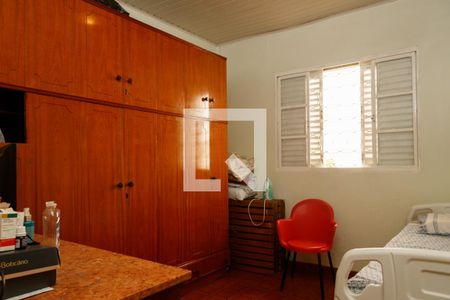 Casa à venda com 280m², 5 quartos e 4 vagas Casa à venda com 280m², 5 quartos e 4 vagasQuarto 2