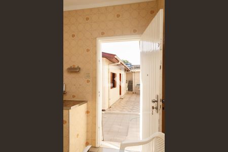 Casa à venda com 280m², 5 quartos e 4 vagas Casa à venda com 280m², 5 quartos e 4 vagasCozinha