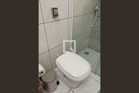 Casa à venda com 280m², 5 quartos e 4 vagas Casa à venda com 280m², 5 quartos e 4 vagasBanheiro 2