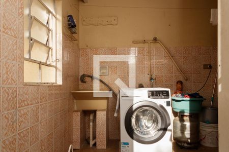 Casa à venda com 280m², 5 quartos e 4 vagas Casa à venda com 280m², 5 quartos e 4 vagasÁrea de Serviço