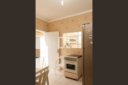 Casa à venda com 280m², 5 quartos e 4 vagas Casa à venda com 280m², 5 quartos e 4 vagasCozinha