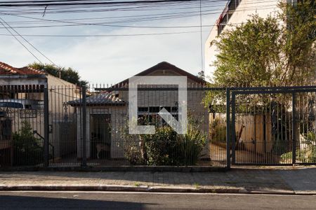 Casa à venda com 280m², 5 quartos e 4 vagas Casa à venda com 280m², 5 quartos e 4 vagasFachada