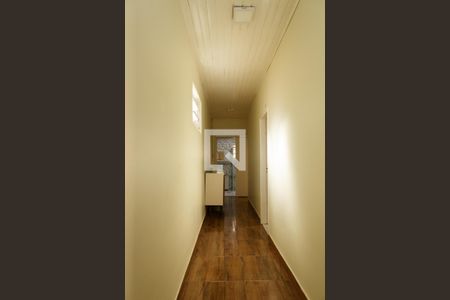 Casa à venda com 280m², 5 quartos e 4 vagas Casa à venda com 280m², 5 quartos e 4 vagasCorredor