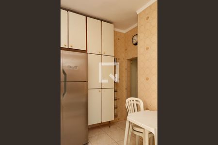 Casa à venda com 280m², 5 quartos e 4 vagas Casa à venda com 280m², 5 quartos e 4 vagasCozinha