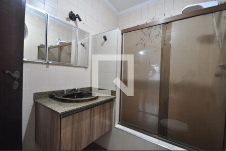 Casa para alugar com 200m², 3 quartos e 3 vagasBanheiro da Suíte