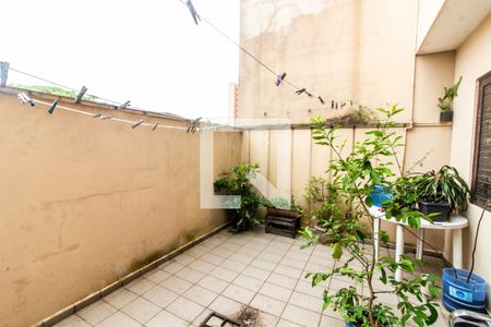 Casa à venda com 140m², 3 quartos e 2 vagas Casa à venda com 140m², 3 quartos e 2 vagasQuintal