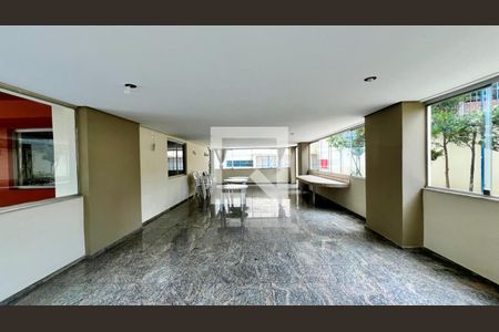 Apartamento à venda com 200m², 4 quartos e 2 vagas Apartamento à venda com 200m², 4 quartos e 2 vagasÁrea comum - Salão de festas