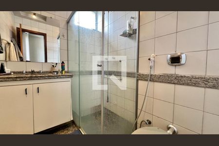 Apartamento à venda com 200m², 4 quartos e 2 vagas Apartamento à venda com 200m², 4 quartos e 2 vagasbanheiro