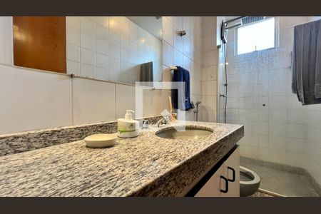 Apartamento à venda com 200m², 4 quartos e 2 vagas Apartamento à venda com 200m², 4 quartos e 2 vagasbanheiro
