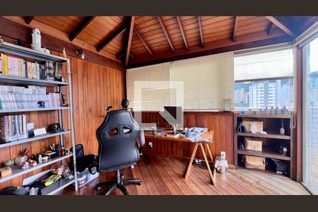 Apartamento à venda com 200m², 4 quartos e 2 vagas Apartamento à venda com 200m², 4 quartos e 2 vagasescritótrio