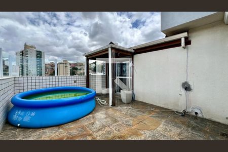 Apartamento à venda com 200m², 4 quartos e 2 vagas Apartamento à venda com 200m², 4 quartos e 2 vagasTerraço
