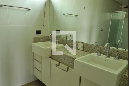 Casa para alugar com 344m², 4 quartos e 4 vagasBanheiro