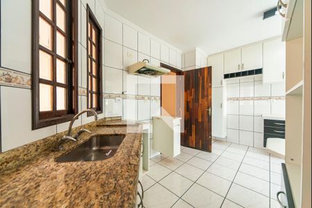 Casa à venda com 175m², 3 quartos e 4 vagas Casa à venda com 175m², 3 quartos e 4 vagasCozinha