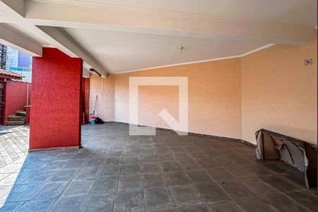 Casa à venda com 175m², 3 quartos e 4 vagas Casa à venda com 175m², 3 quartos e 4 vagasGaragem e quintal