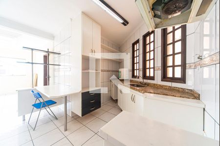 Casa à venda com 175m², 3 quartos e 4 vagas Casa à venda com 175m², 3 quartos e 4 vagasCozinha