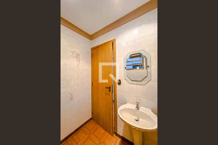 Casa para alugar com 396m², 3 quartos e 6 vagasBanheiro 2