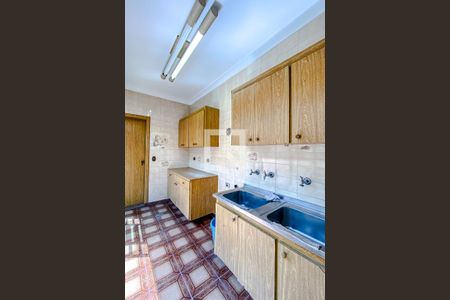 Casa para alugar com 396m², 3 quartos e 6 vagasÁrea de Serviço