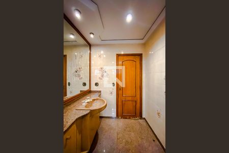 Casa para alugar com 396m², 3 quartos e 6 vagasBanheiro da Suíte 2