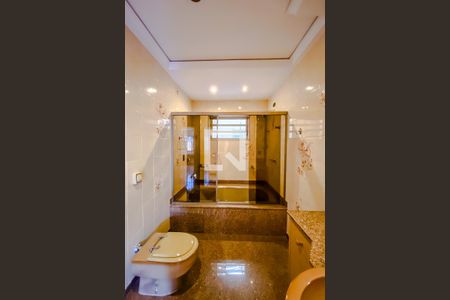 Casa para alugar com 396m², 3 quartos e 6 vagasBanheiro da Suíte 2