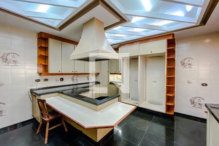 Casa para alugar com 396m², 3 quartos e 6 vagasCozinha