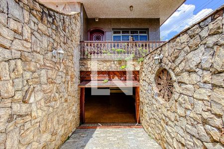 Casa para alugar com 396m², 3 quartos e 6 vagasEntrada