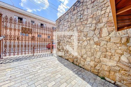 Casa para alugar com 396m², 3 quartos e 6 vagasEntrada