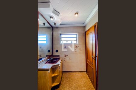 Casa para alugar com 396m², 3 quartos e 6 vagasBanheiro da Suíte 1