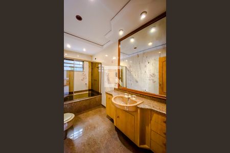 Casa para alugar com 396m², 3 quartos e 6 vagasBanheiro da Suíte 2