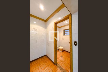 Casa para alugar com 396m², 3 quartos e 6 vagasBanheiro 2