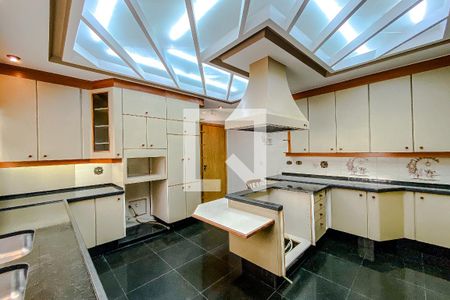 Casa para alugar com 396m², 3 quartos e 6 vagasCozinha