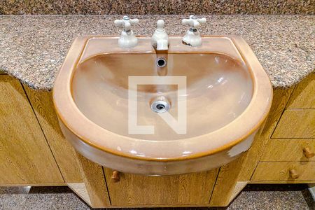 Casa para alugar com 396m², 3 quartos e 6 vagasBanheiro da Suíte 2