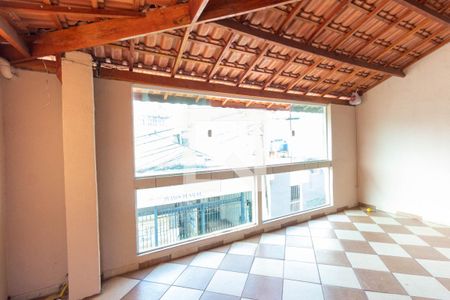 Casa à venda com 220m², 2 quartos e 2 vagas Casa à venda com 220m², 2 quartos e 2 vagasÁrea externa