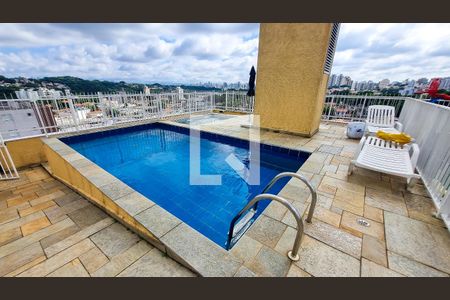 Apartamento à venda com 70m², 3 quartos e 2 vagas Apartamento à venda com 70m², 3 quartos e 2 vagasÁrea comum - Piscina