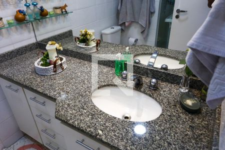 Apartamento à venda com 70m², 3 quartos e 2 vagas Apartamento à venda com 70m², 3 quartos e 2 vagasBanheiro