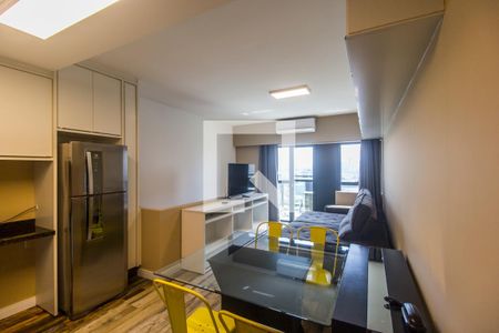 Sala de TV de apartamento para alugar com 1 quarto, 50m² em Bethaville I, Barueri
