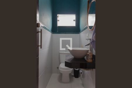 Casa à venda com 140m², 1 quarto e 2 vagas Casa à venda com 140m², 1 quarto e 2 vagasBanheiro